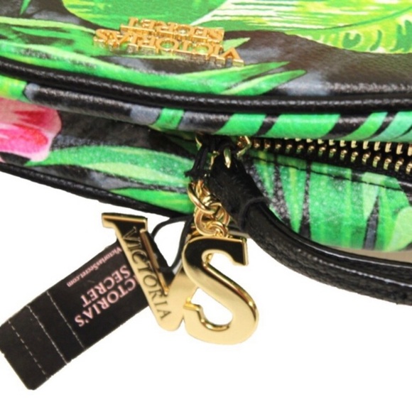 🌸New🌸 Victoria’s Secret Zip Closure Fanny Pack - Picture 2 of 6